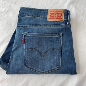 Levi’s 711 Skinny Jeans